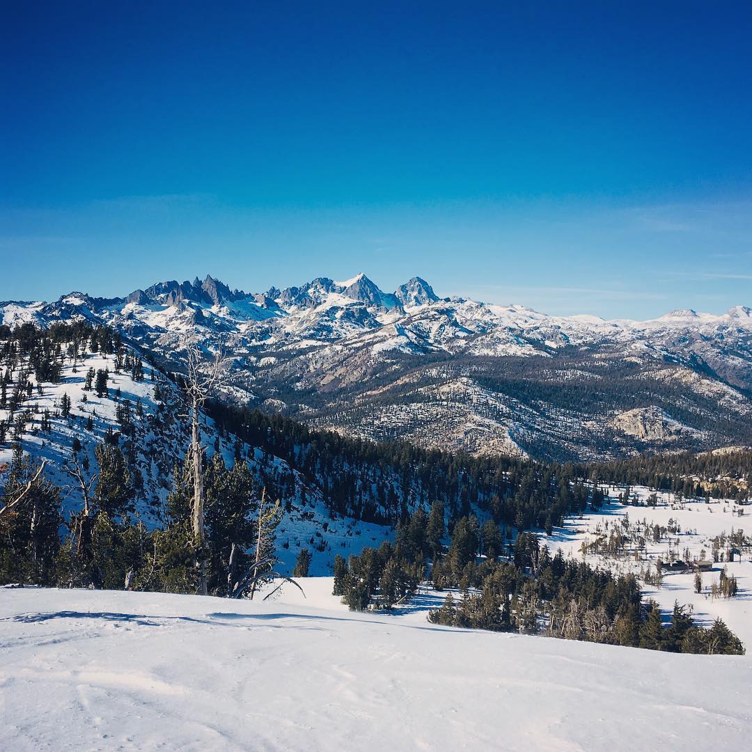 day 02. 12.10.17
#snowboarding #mammoth #mammothmountain #mammothlakes #mammothstories #backside #chair14 #minarets #sierranevada #easternsierras #happylittletrees