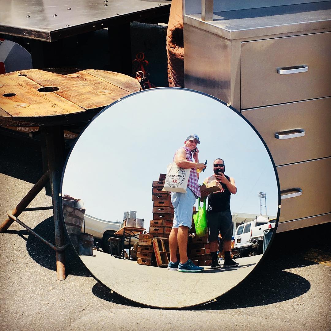 #sunsoutgunsout #sundayfunday #mirrorimage #lbantiquemarket #lbflea #selfie