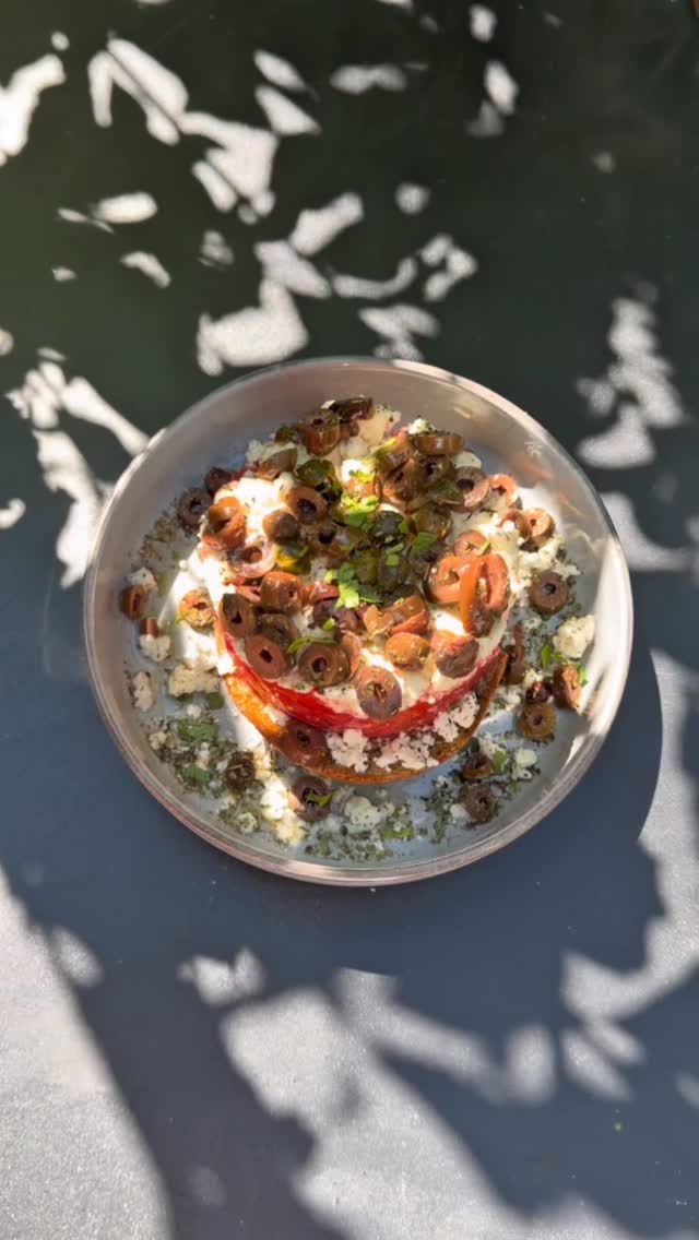 Στο Meat N Roses η παράδοση έχει πάντα την πιο νόστιμη εκδοχή της!
.
.
#meatnroses #meat #souvlaki