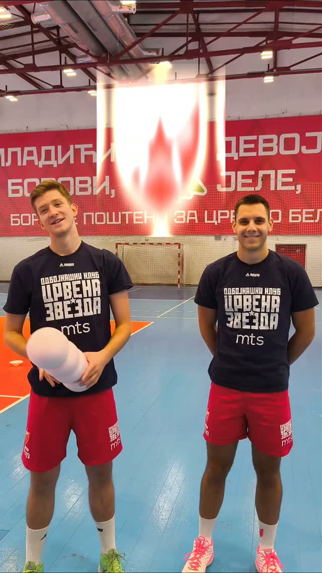 🔴⚪ Поводом јуче завршеног првенства Европе решили смо да мало пропитамо наше играче 🙂⚪🔴
Никола Милошевић и Лука Радовић су се сјајно показали.
#ossrb #odbojka #crvenazvezdabeograd
#redstar #redstarbelgrade