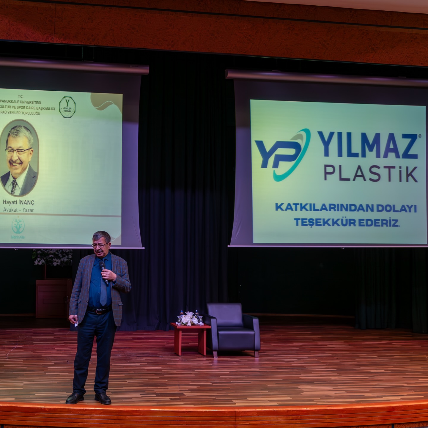 Yılmaz Plastik A.Ş. olarak, Mehir Aile Platformu Denizli İl Temsilciliği tarafından 2025 Aile Yılı Programı kapsamında düzenlenen
“Ailemiz Geleceğimizdir” konulu konferansta yer almaktan memnuniyet duyduk.
Değerli düşünür ve yazar Hayati İNANÇ’ın konuşmacı olarak katıldığı bu anlamlı programda; aile kavramının toplumumuz ve geleceğimiz açısından taşıdığı önem güçlü bir şekilde ele alındı.
Program, Mehir Aile Platformu Denizli İl Temsilcisi ve Yılmaz Plastik Kurucu Ortağı Sayın Bilge YILMAZ’ın katkılarıyla gerçekleştirilmiştir.
Toplumsal değerleri merkeze alan, aile yapısını güçlendirmeyi hedefleyen bu tür çalışmaları desteklemeye ve bu çalışmaların içinde yer almaya devam edeceğiz.
Emeği geçen tüm paydaşlara teşekkür ederiz.
#YılmazPlastik #AilemizGeleceğimizdir #2025AileYılı #Hayatiİnanç #BilgeYılmaz MehirAilePlatformu ToplumsalDeğerler