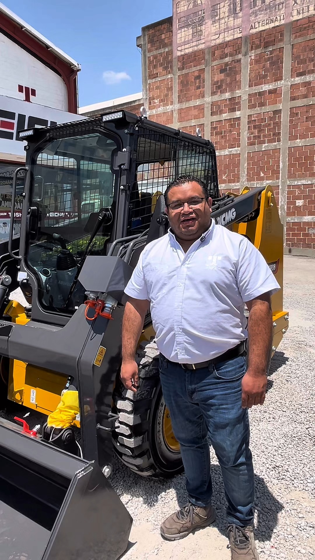 Conoce algunas curiosidades del minicargador de XCMG, diseñado para brindar eficiencia, precisión y potencia en cada tarea. 🚜⚙️
En TOPKE, seguimos impulsando el desarrollo con tecnología de alto nivel. 💪
📞 Llámanos al (+502) 2224-8080
📲 Escríbenos por WhatsApp: https://wa.link/uanxg1
🌐 Visítanos en www.topke.com
📍 Vía 4 5-52 Zona 4 / Calzada Aguilar Batres 53-32 B, Zona 11